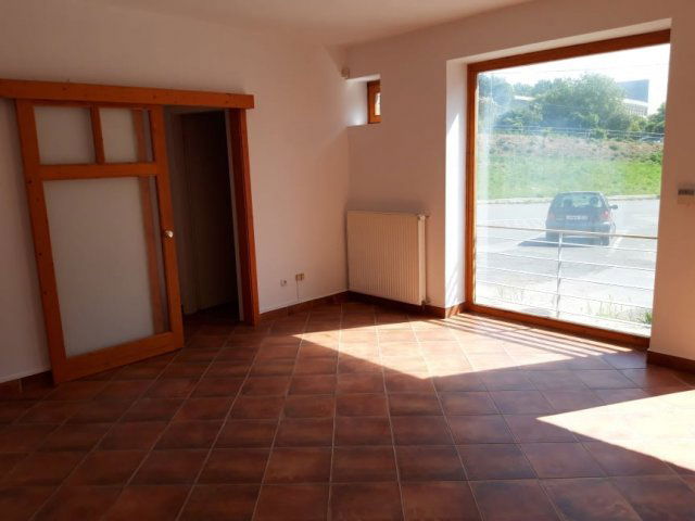 Kiadó üzlethelyiség, Pécsett 135 E Ft / hó, 1 szobás