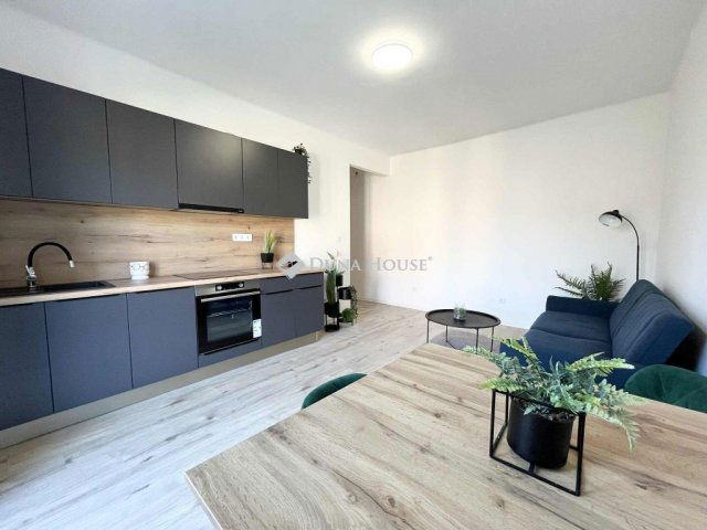 Eladó téglalakás, Pécsett 65.9 M Ft, 3 szobás