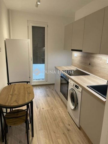 Kiadó panellakás, albérlet, Pécsett 180 E Ft / hó, 2 szobás