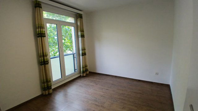 Kiadó panellakás, albérlet, Pécsett 170 E Ft / hó, 2 szobás