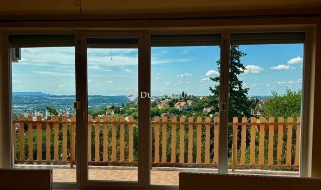 Eladó ikerház, Pécsett 99 M Ft, 4 szobás / költözzbe.hu