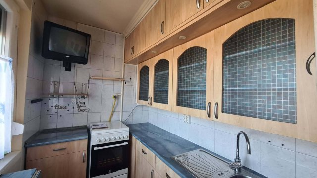 Eladó panellakás, Dunaújvárosban 31.99 M Ft, 2 szobás