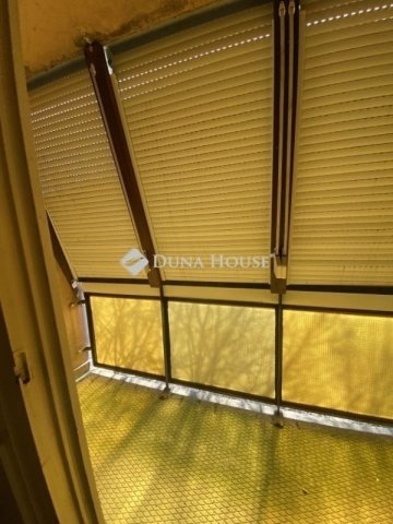 Eladó panellakás, Pécsett 42.4 M Ft, 2 szobás