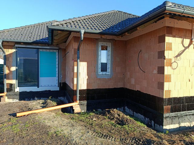 Eladó családi ház, Harkán 94.9 M Ft, 4 szobás