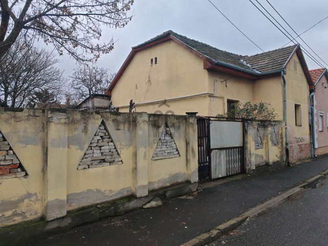 Eladó családi ház, Budapesten, XV. kerületben 54.9 M Ft