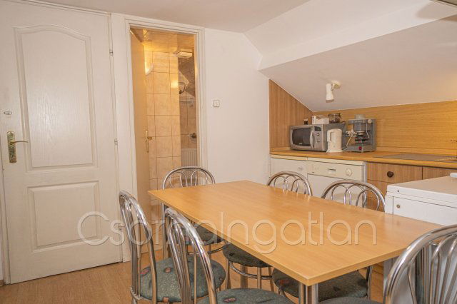 Kiadó téglalakás, albérlet, Csornán 100 E Ft / hó, 1 szobás