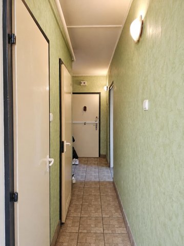 Eladó panellakás, Budapesten, XVII. kerületben, Ferihegyi úton