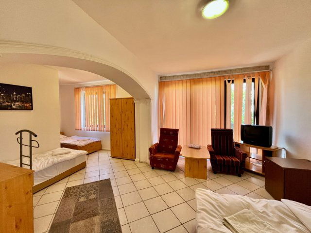 Eladó családi ház, Miskolcon 115 M Ft, 12 szobás