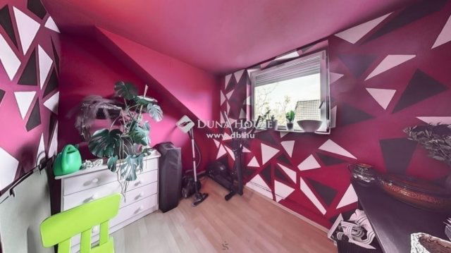 Eladó családi ház, Fóton 139.9 M Ft, 7 szobás