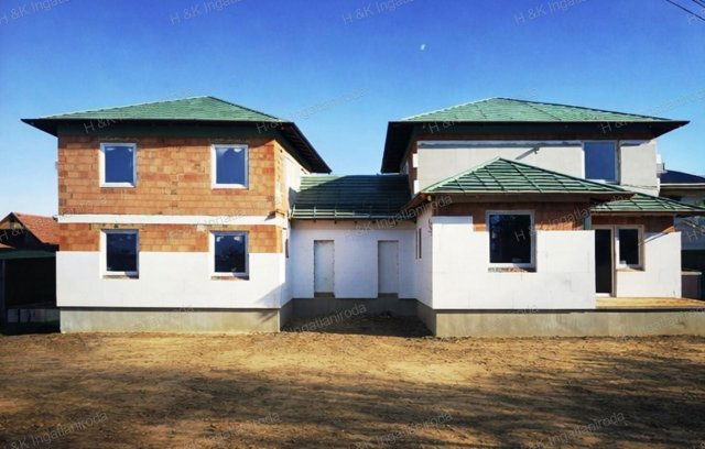 Eladó ikerház, Őrbottyánban 110 M Ft, 5 szobás