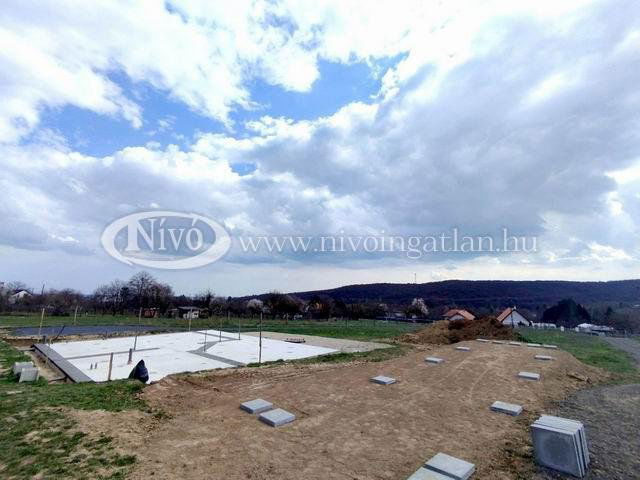 Eladó családi ház, Balatonalmádiban 198 M Ft, 4 szobás