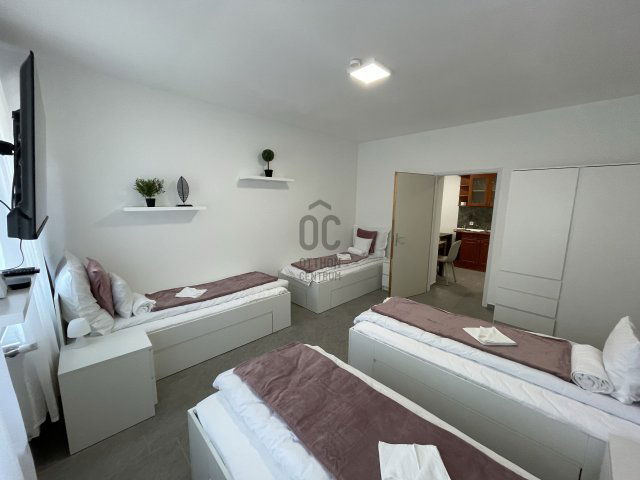 Eladó családi ház, Debrecenben 125 M Ft, 8 szobás