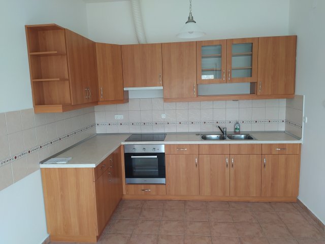 Kiadó téglalakás, albérlet, XVI. kerületben, Újszász utcában