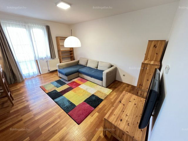 Kiadó téglalakás, albérlet, Kaposváron, Petőfi utcában