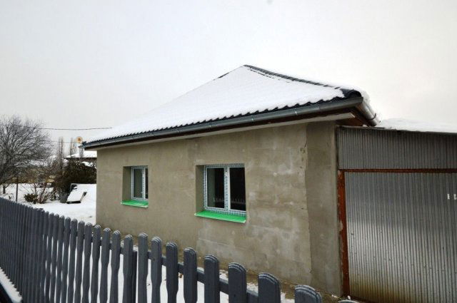 Eladó családi ház, Ercsiben 49.9 M Ft, 2+1 szobás