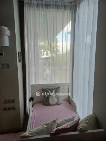 Eladó téglalakás, Budapesten, III. kerületben 174.5 M Ft