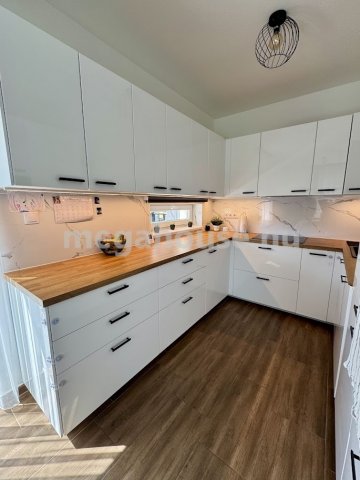 Eladó ikerház, Budaörsön 159.9 M Ft, 4 szobás