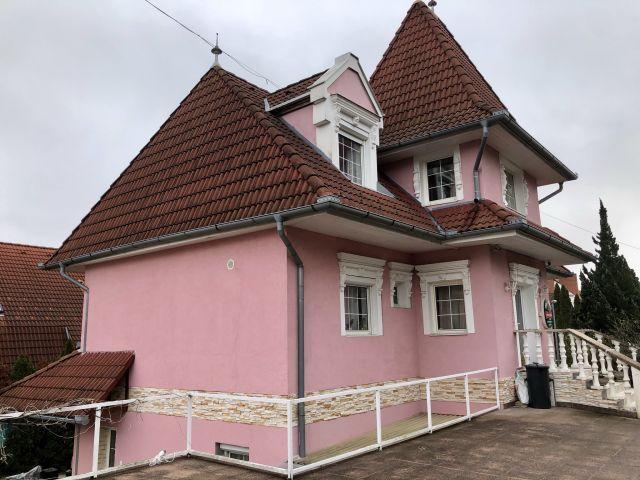 Eladó családi ház, Hévízen 225 M Ft, 11+1 szobás