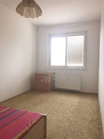 Eladó panellakás, Békéscsabán, Kőmíves Kelemen soron 22.9 M Ft