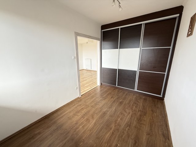 Kiadó téglalakás, albérlet, Pakson 160 E Ft / hó, 2 szobás