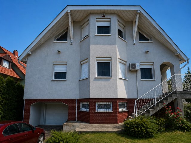 Eladó családi ház, Cserszegtomajon 243 M Ft, 6 szobás