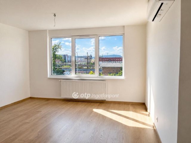 Eladó téglalakás, Budapesten, VI. kerületben 115 M Ft, 3 szobás