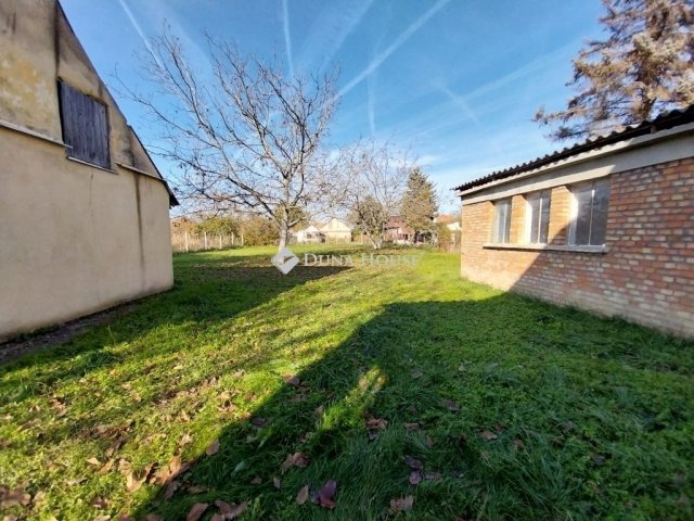 Eladó telek, Szegeden 90 M Ft / költözzbe.hu