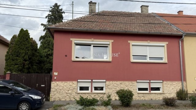Eladó családi ház, Szombathelyen 69.5 M Ft, 4 szobás