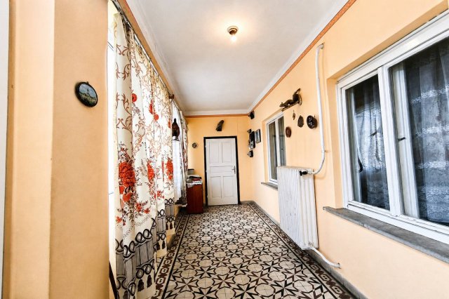 Eladó családi ház, Nagybajcson 56 M Ft, 4 szobás