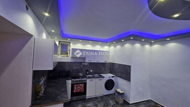 Eladó családi ház, Sárbogárdon 44 M Ft, 4 szobás