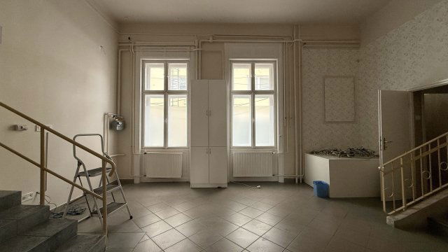 Kiadó üzlethelyiség, Debrecenben 295 E Ft / hó