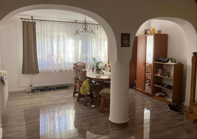 Eladó családi ház, Királyszentistvánon 115 M Ft