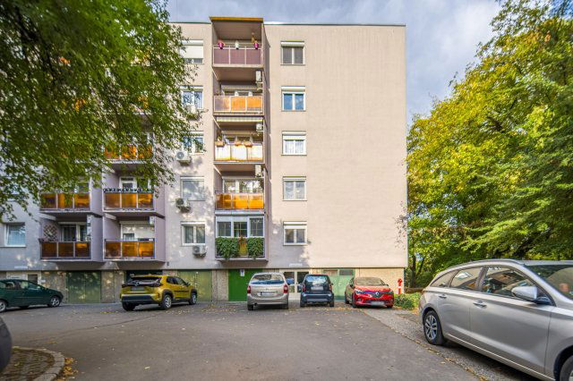 Eladó panellakás, Budapesten, XI. kerületben, Neszmélyi úton