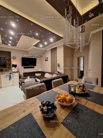 Eladó családi ház, Dunakeszin 229 M Ft, 6+1 szobás