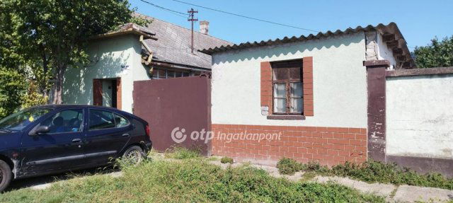 Eladó családi ház, Decsen 11 M Ft, 3 szobás