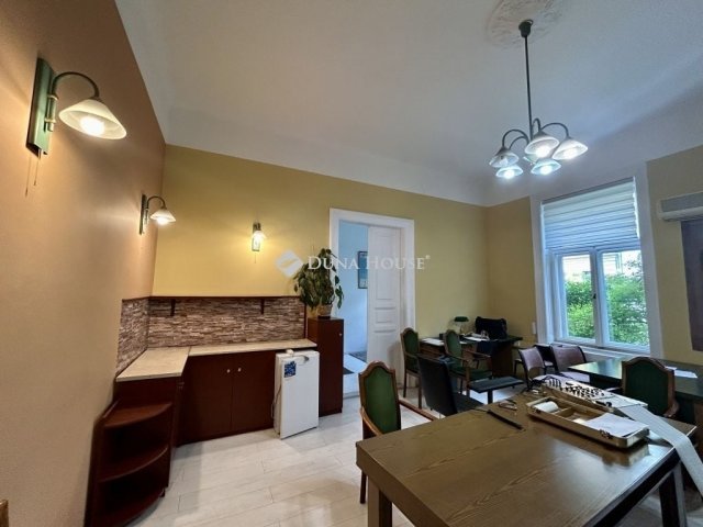 Eladó téglalakás, Budapesten, VII. kerületben 113.9 M Ft