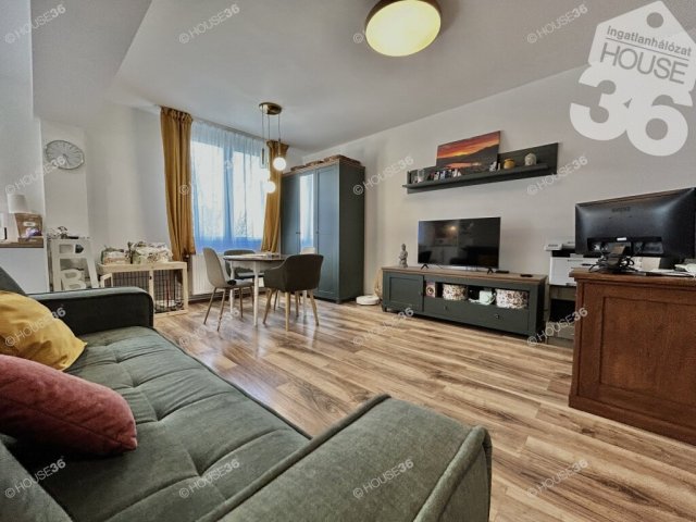 Eladó téglalakás, Kecskeméten 54.9 M Ft, 2 szobás