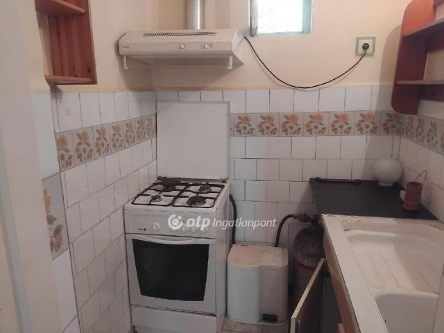 Eladó családi ház, Hajdúböszörményen 27 M Ft, 2 szobás