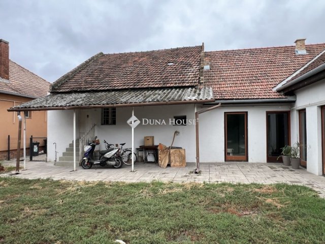 Eladó családi ház, Sárbogárdon, Ady Endre úton 75 M Ft