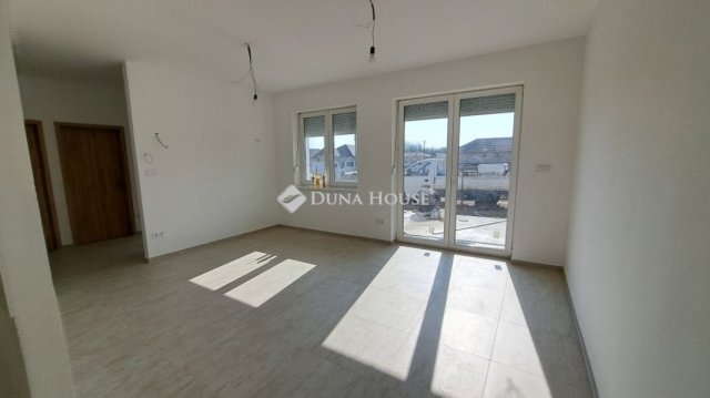 Eladó ikerház, Vasadon 82.9 M Ft, 4 szobás / költözzbe.hu