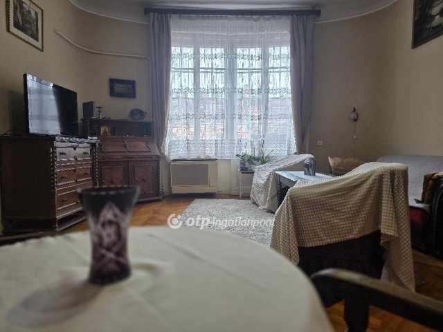 Eladó téglalakás, Budapesten, VIII. kerületben 121 M Ft