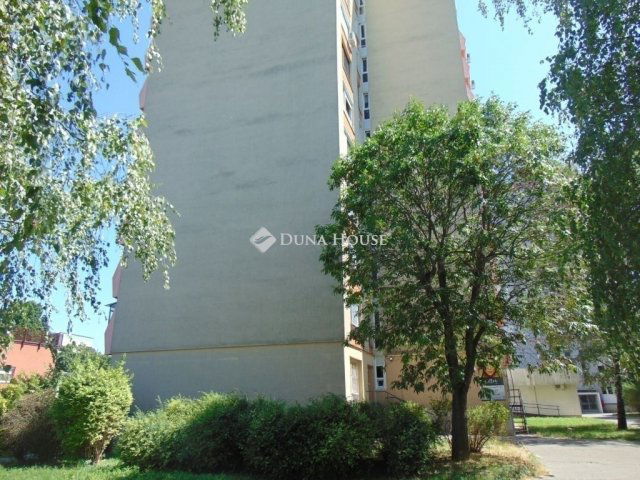 Eladó panellakás, Pécsett 36.9 M Ft, 2 szobás