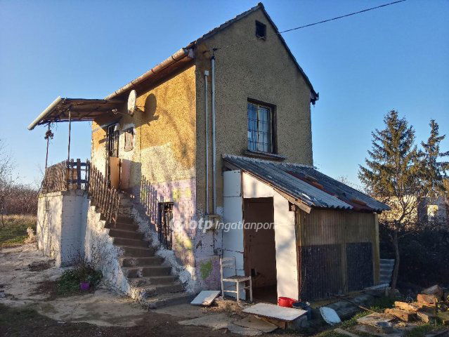 Eladó családi ház, Kaposváron 5.8 M Ft, 2 szobás