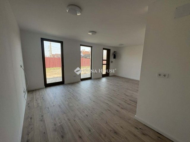 Eladó ikerház, Turán 53.9 M Ft, 3 szobás / költözzbe.hu