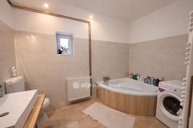 Eladó családi ház, Bugyin 94.9 M Ft, 3+1 szobás