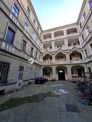 Eladó téglalakás, Budapesten, VII. kerületben 47.5 M Ft