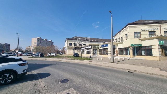 Kiadó üzlethelyiség, Székesfehérvárott 450 E Ft / hó