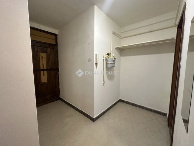 Eladó téglalakás, Budapesten, X. kerületben 42.5 M Ft, 1 szobás