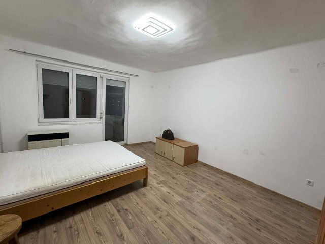 Eladó téglalakás, Pécsett 29.99 M Ft, 2 szobás