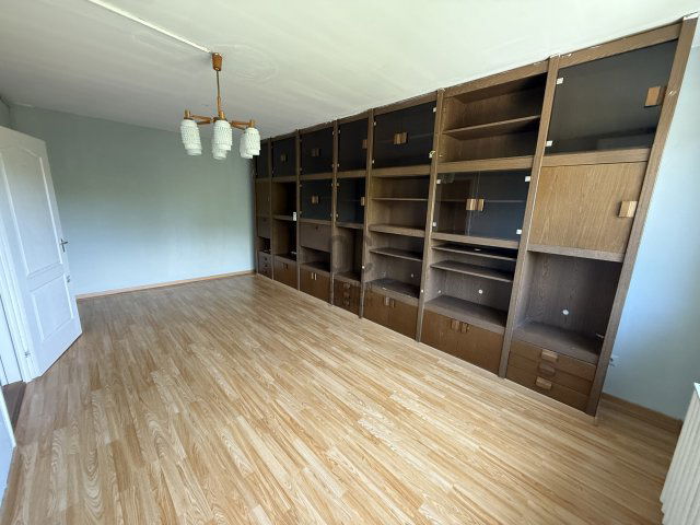 Kiadó panellakás, albérlet, XVII. kerületben, Újlak utcában